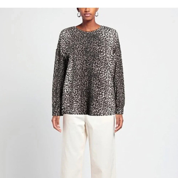 Majestic Filatures Deluxe Tee Shirt Animal Print Size Medium EUC - Picture 1 of 5